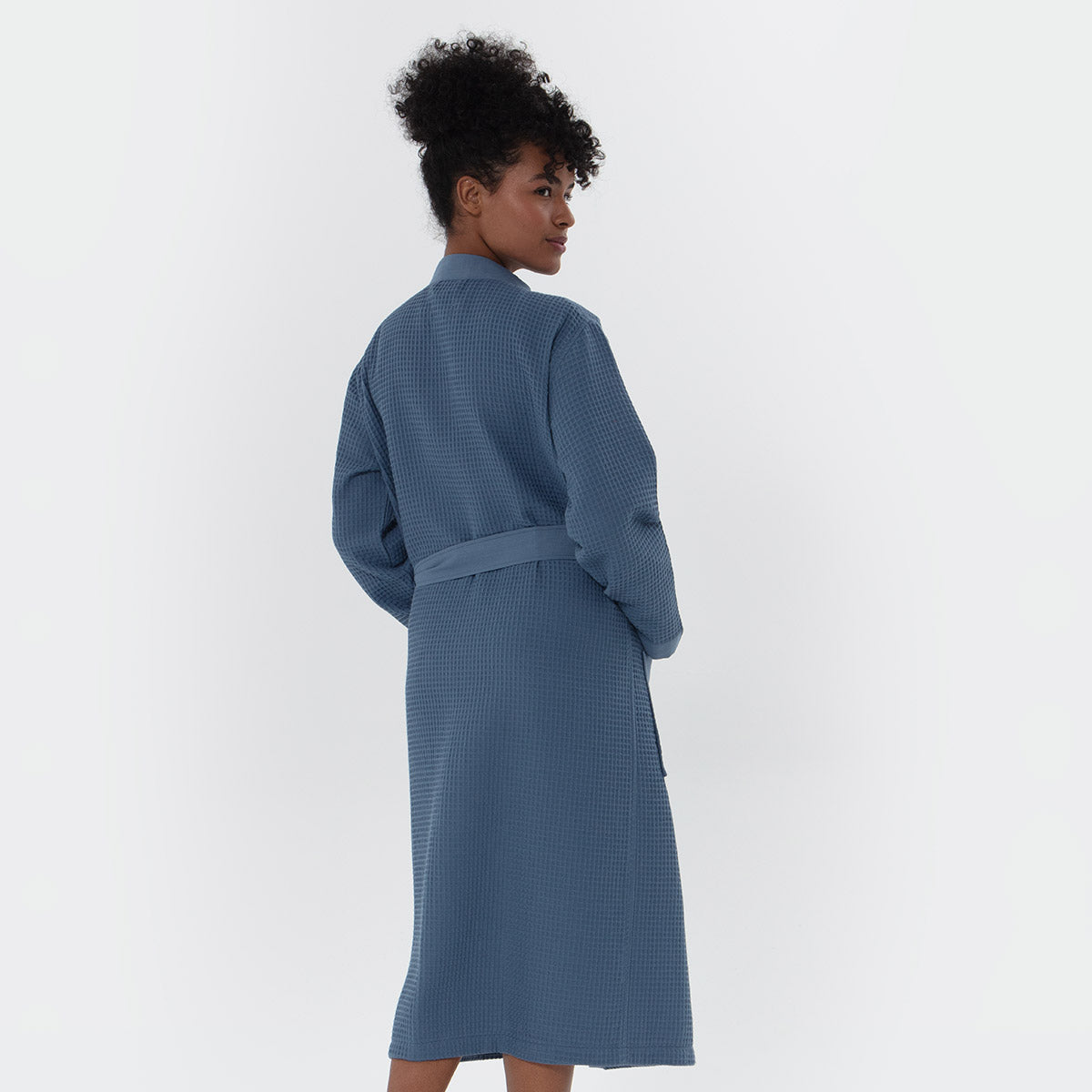 1039 Women’s Lightweight Kimono Waffle Spa Robe