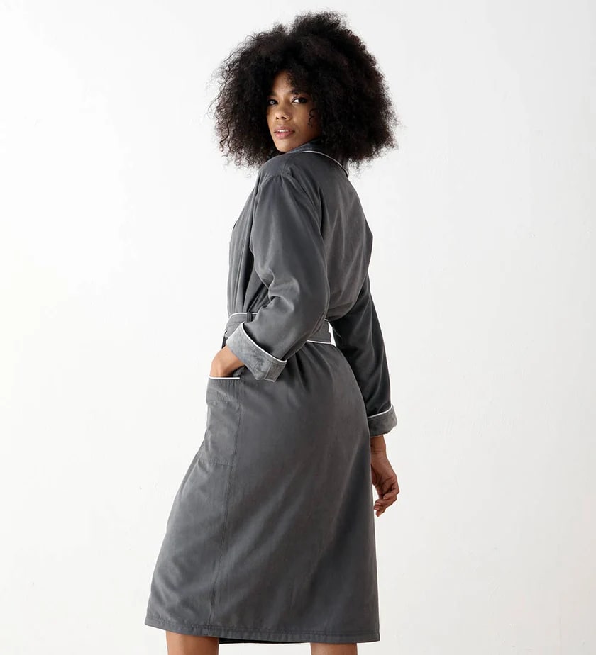 1037 Women's Plush Microfiber Spa Robe