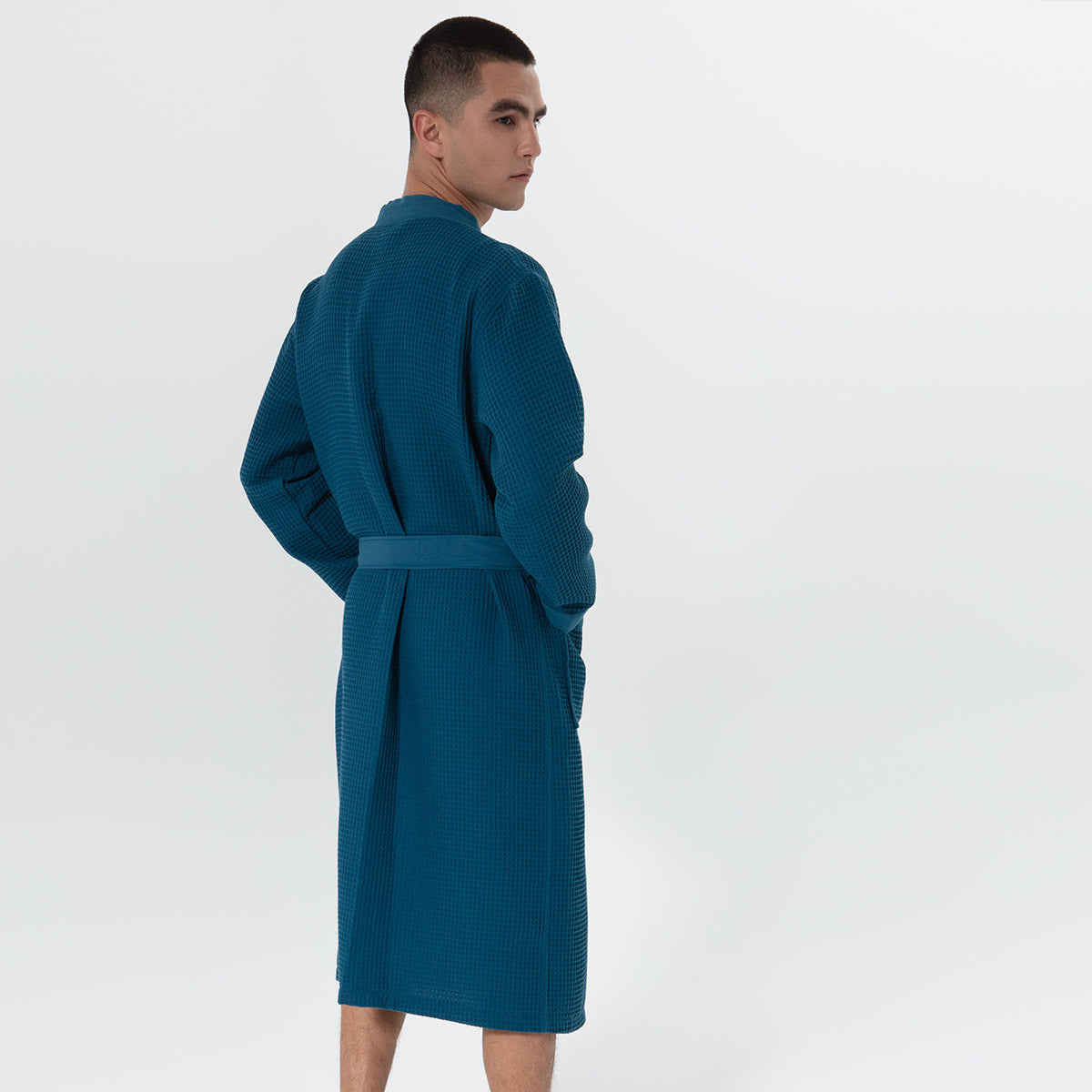 1077 Men's Lightweight Kimono Waffle Spa Robe