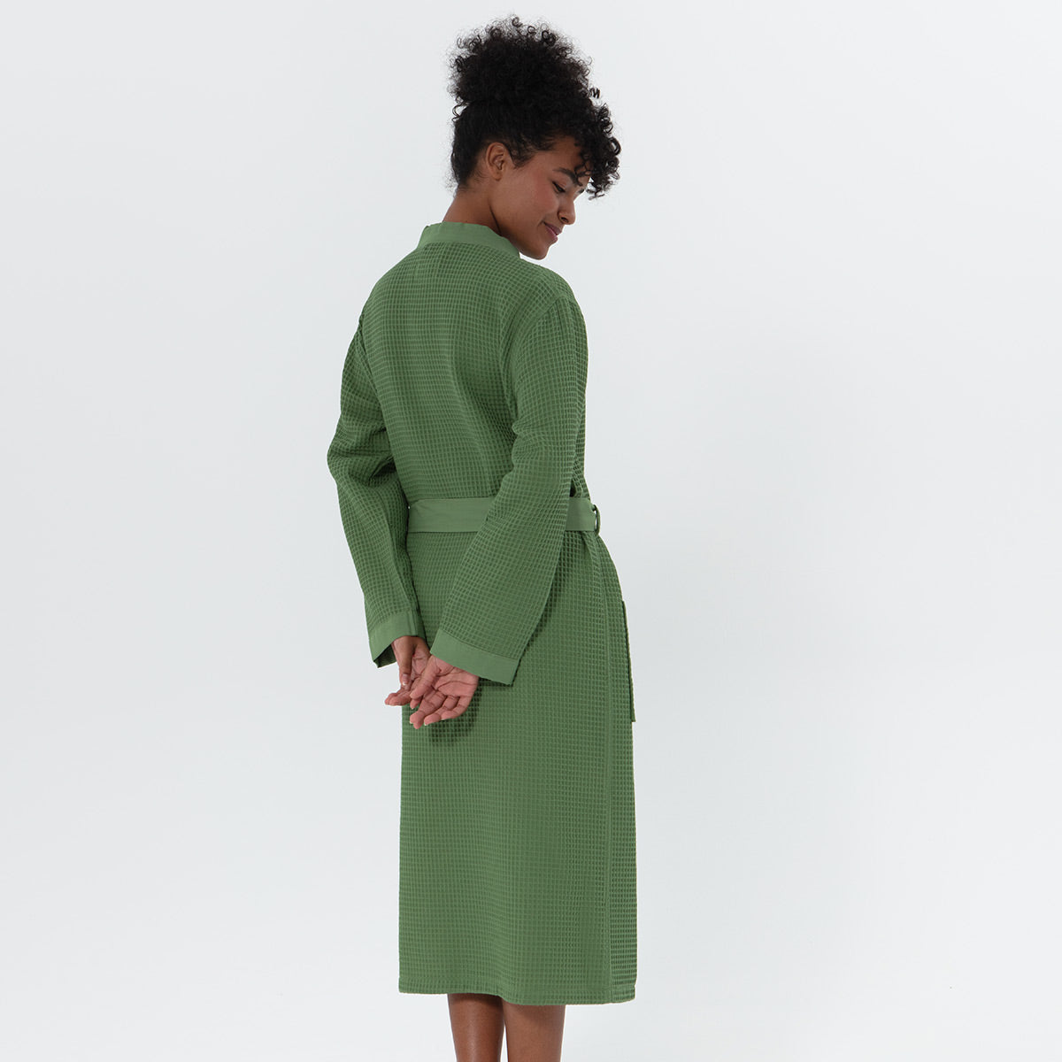 1039 Women’s Lightweight Kimono Waffle Spa Robe