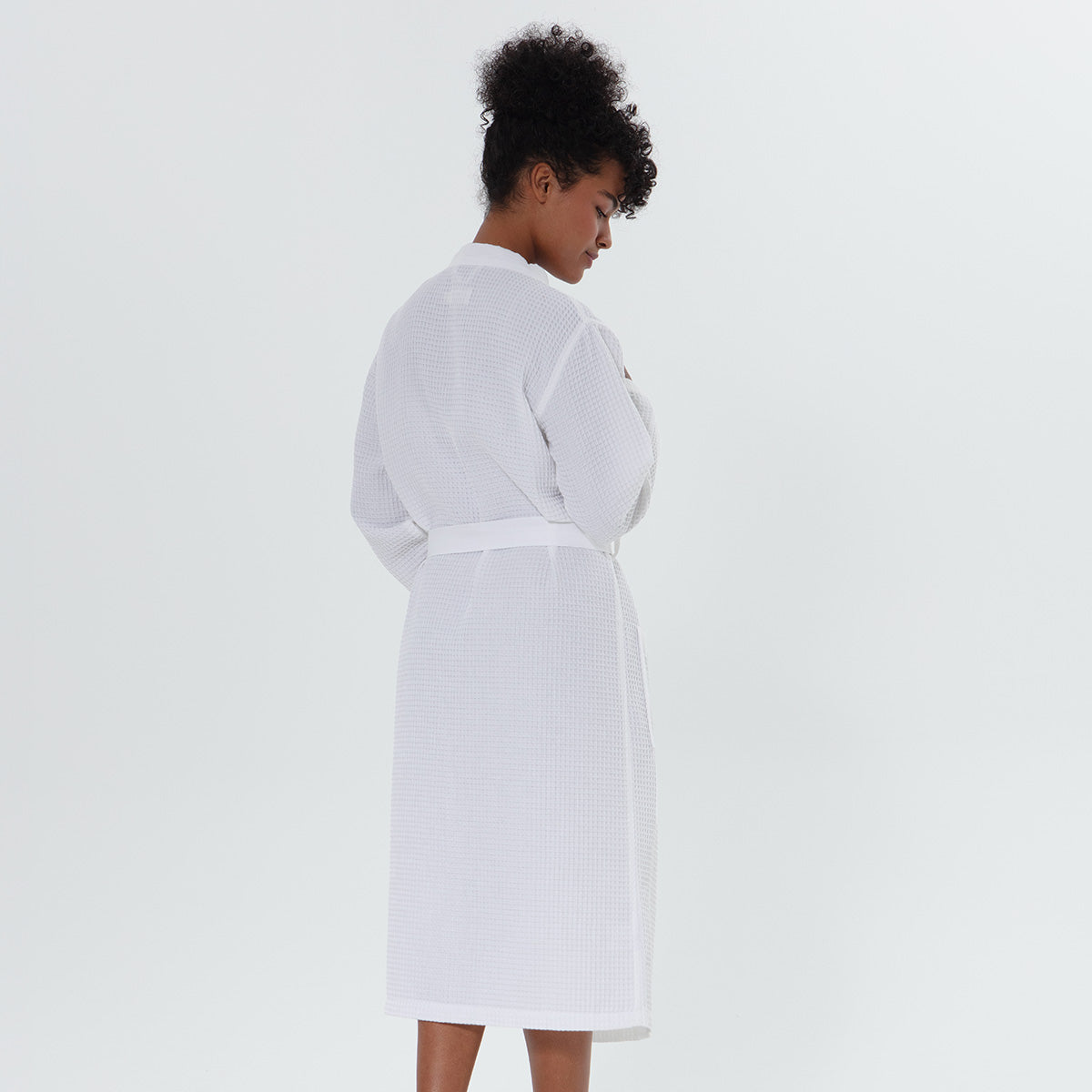 1039 Women’s Lightweight Kimono Waffle Spa Robe