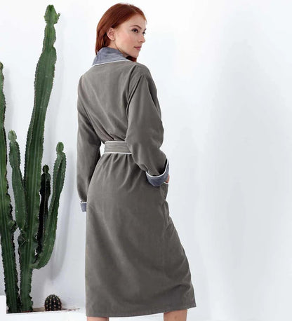 1037 Women's Plush Microfiber Spa Robe